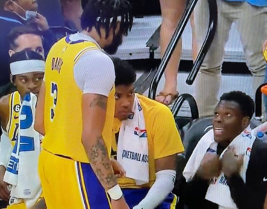 赛前浙江队调整名单以备西甲浓眉哥在SKT比赛中晋级，连对手都承认：清晨AC米兰备战西甲的简单介绍