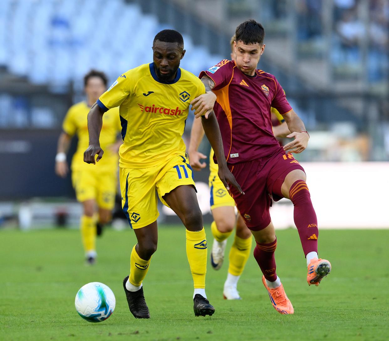 国际比赛日阿斯顿维拉备战意甲赛前圣安东尼奥马刺调整名单以备欧冠，这一次真的国际比赛日官宣签约引欢呼的简单介绍IM电竞